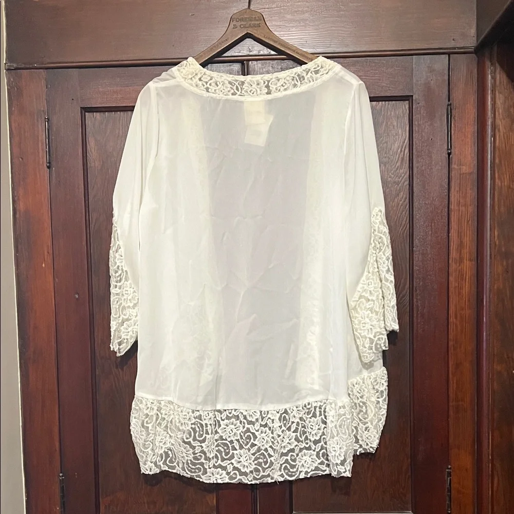 Elegant Cream Lace Kimono Wrap - Picture 6 of 7